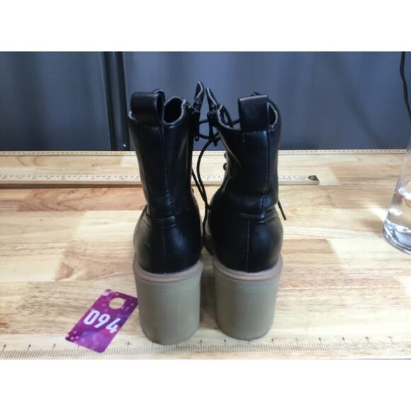 DV Dolce Vita Jaycob Booties Women's Black Leather Lug Sole Lace-Up Round Toe - Picture 3 of 7